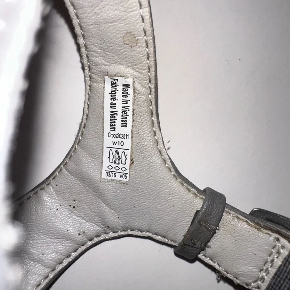 Crocs Women's Leigh II Ankle Strap Wedge‎ Size 10 Sandals Heels Gray Fabric